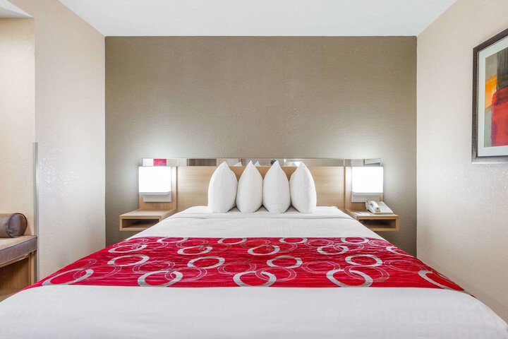 Microtel Inn & Suites by Wyndham Charleston WV