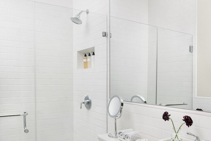 1313 West Luxury Boutique Hotel