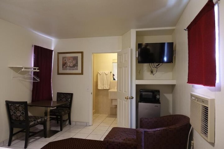 Room 17 of 30