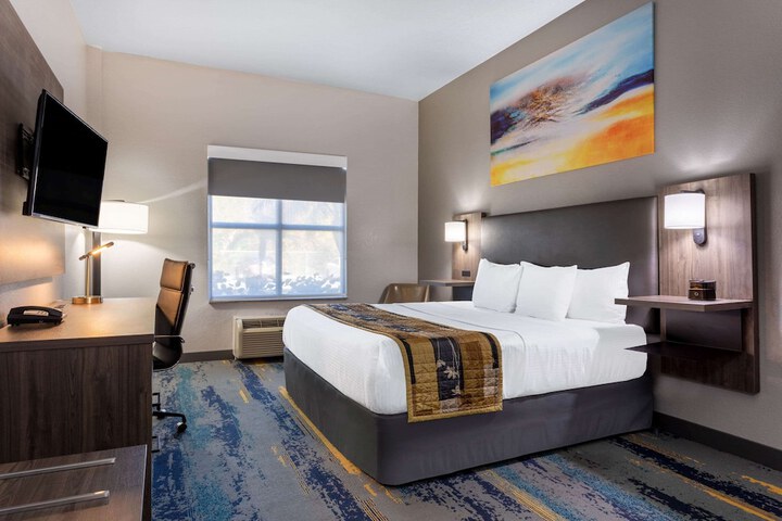 Room 28 of 60