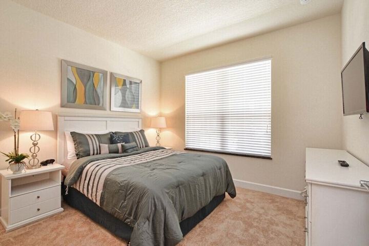 Room 12 of 26