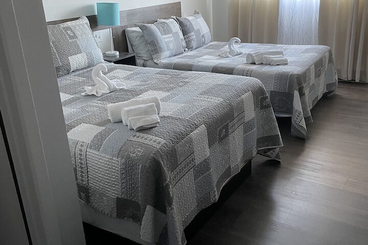 Room 6 of 20