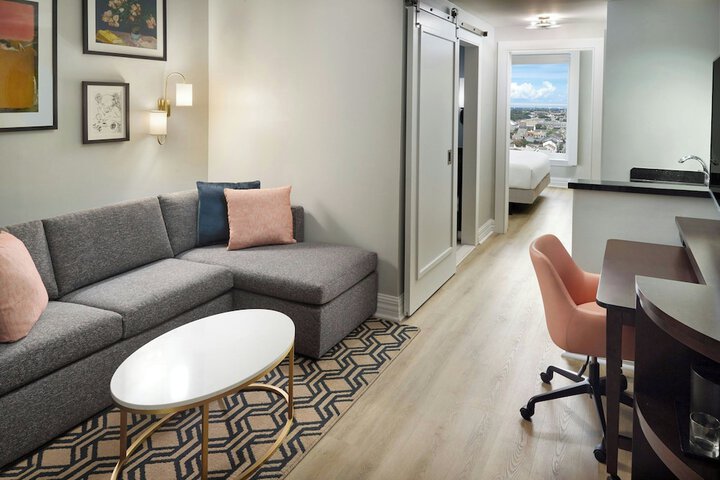 Room 16 of 34