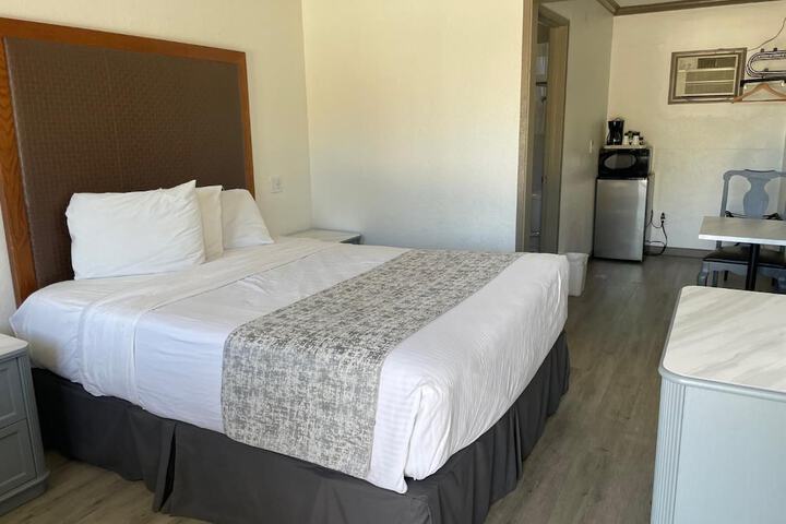 Room 8 of 15