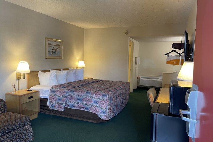 Room 10 of 22