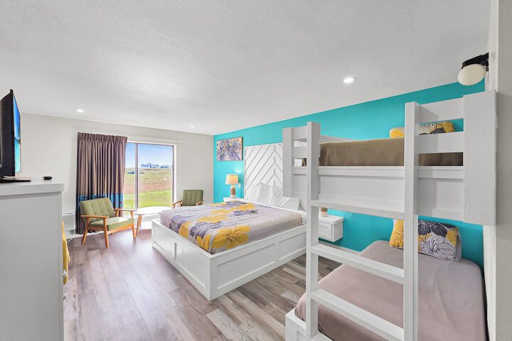 Crystal Palace Resort