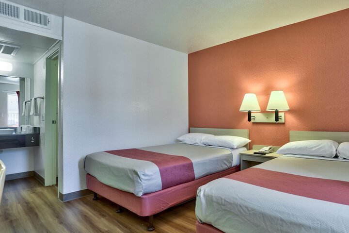Room 14 of 37