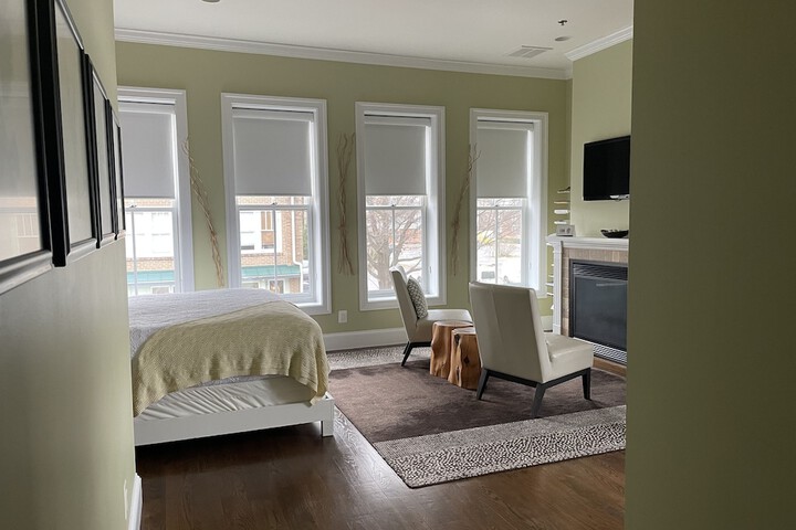 Room 80 of 168