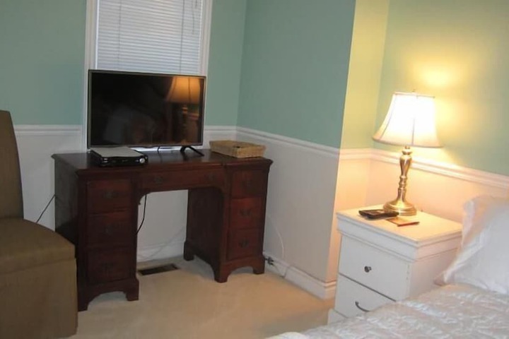 Room 9 of 32