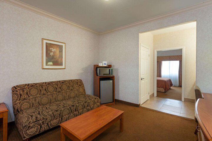 Room 9 of 20
