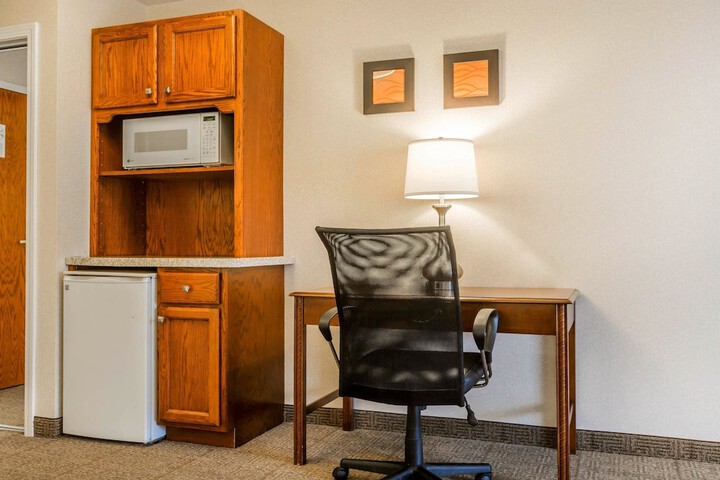 Comfort Inn & Suites South Burlington near University