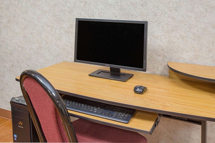 Business Center 18 of 19