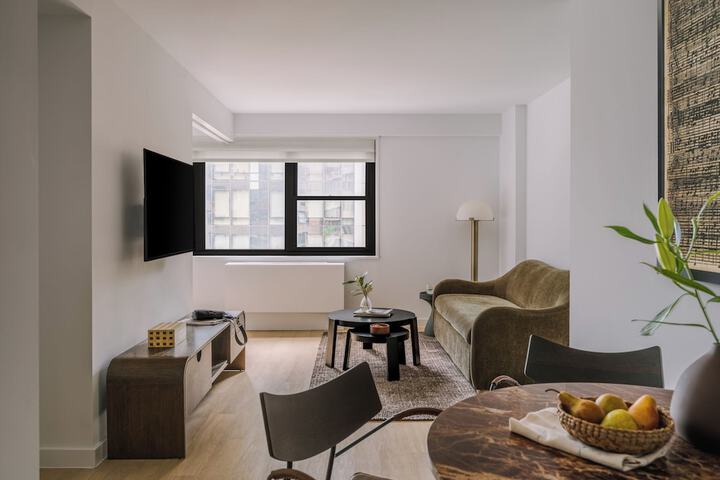 Room 32 of 54