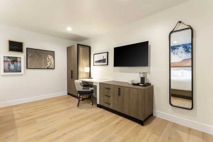 Room 58 of 80