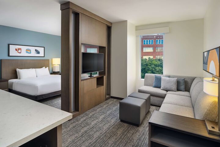 Room 18 of 37