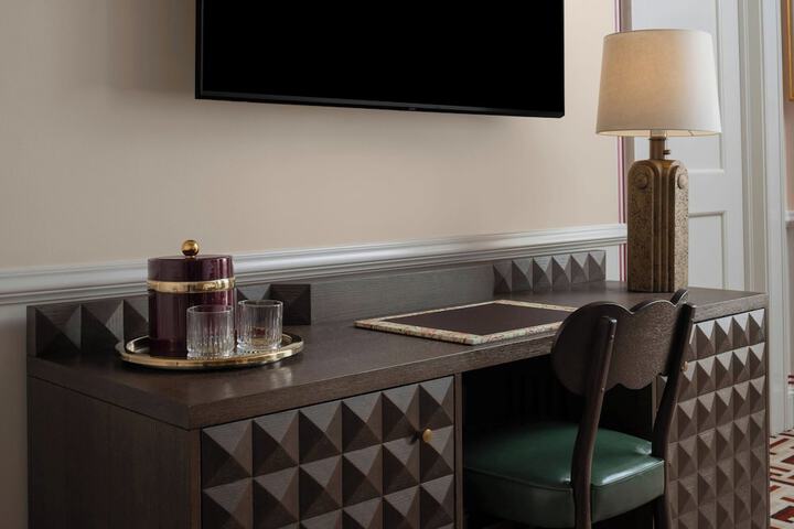 The Stoneleigh Autograph Collection