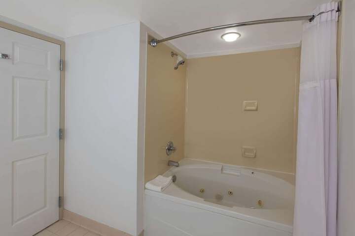 Room 9 of 23