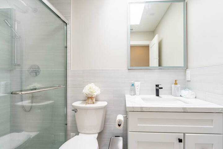 Lux Apartment on hill close to SF