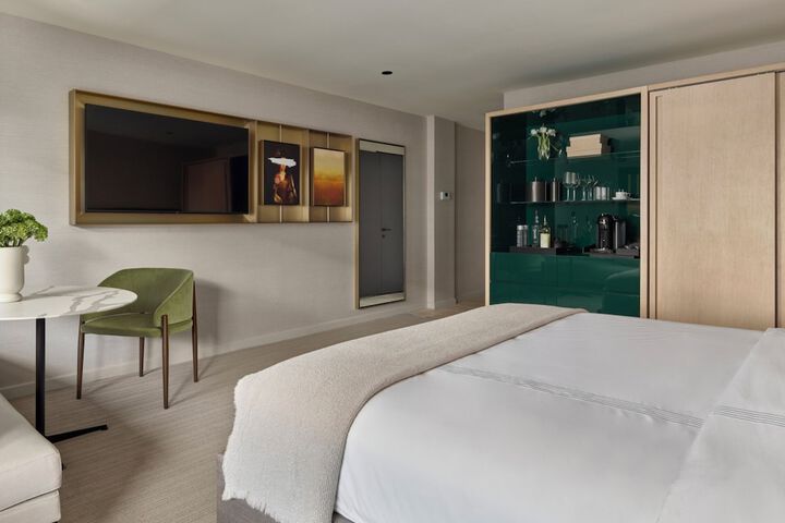 Room 29 of 46