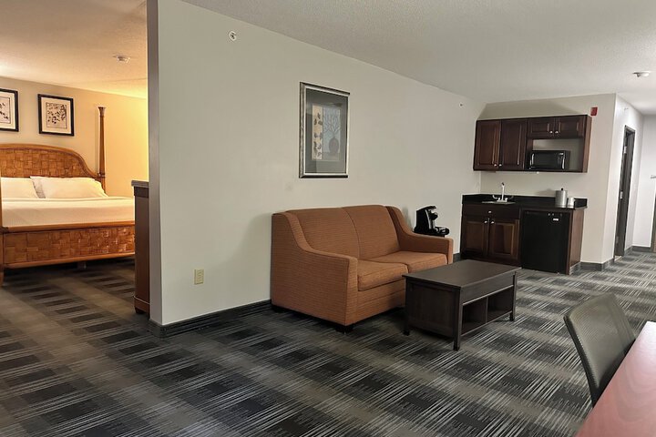 Room 62 of 80