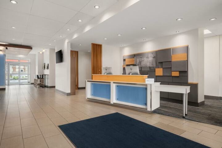 Holiday Inn Express & Suites Victoria - Colwood