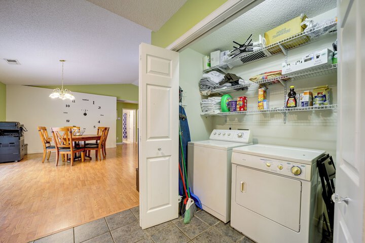 Candler Home w / Large Deck: Hike Bike & Unwind!