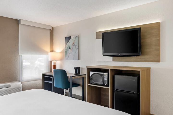 Comfort Inn & Suites and Conference Center
