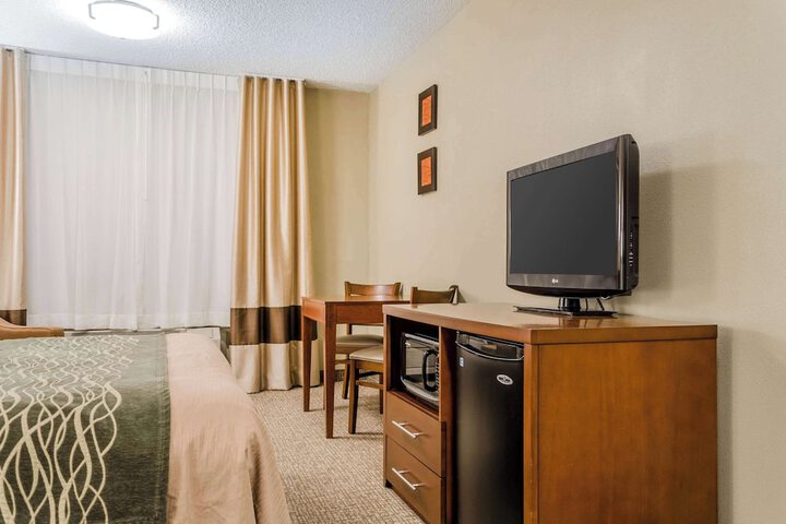 Room 23 of 38