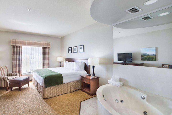 Room 18 of 28