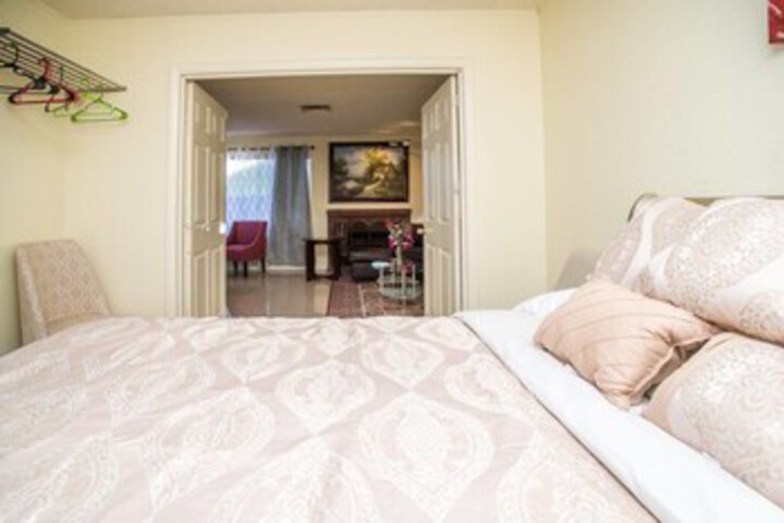 Flamingo Estate 4 Bd Luxury Las Vegas Condo
