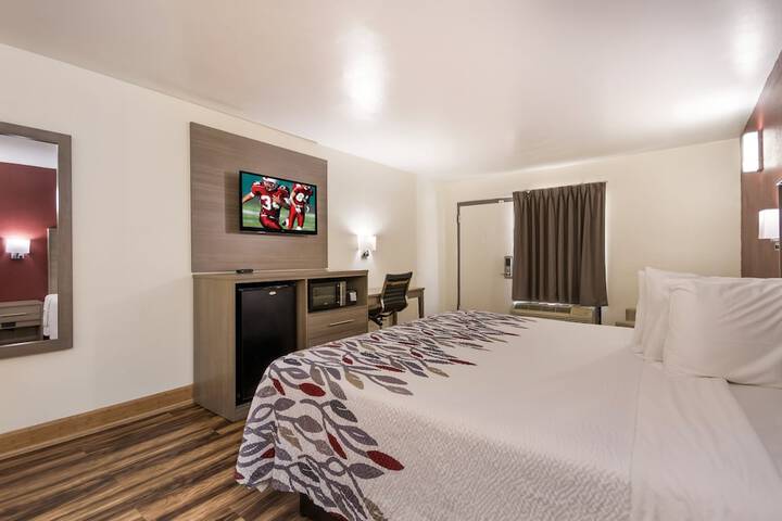 Room 28 of 34