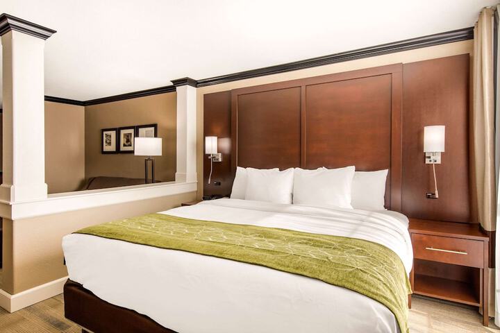 Room 21 of 38