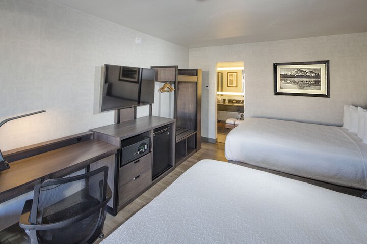 Room 33 of 42