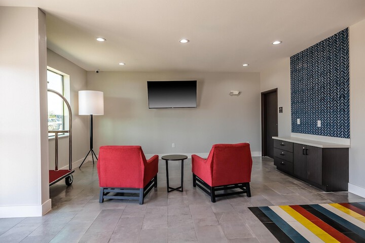 Studio 6 – Giddings Tx