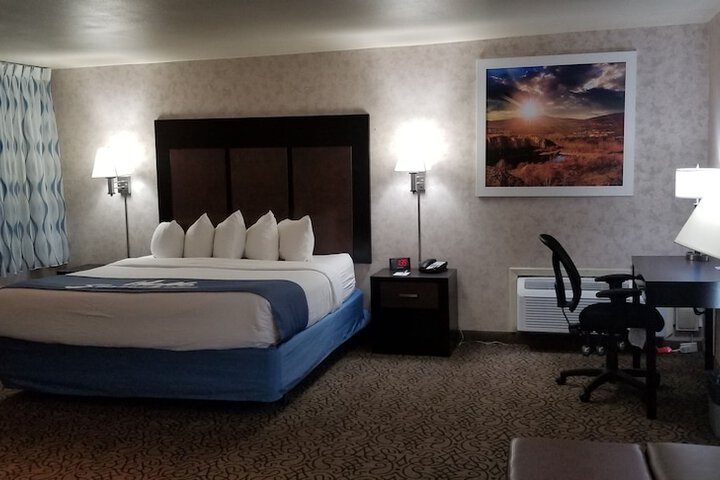 Days Inn & Suites by Wyndham Trinidad