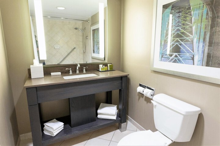 Hilton Niagara Falls / Fallsview Hotel & Suites