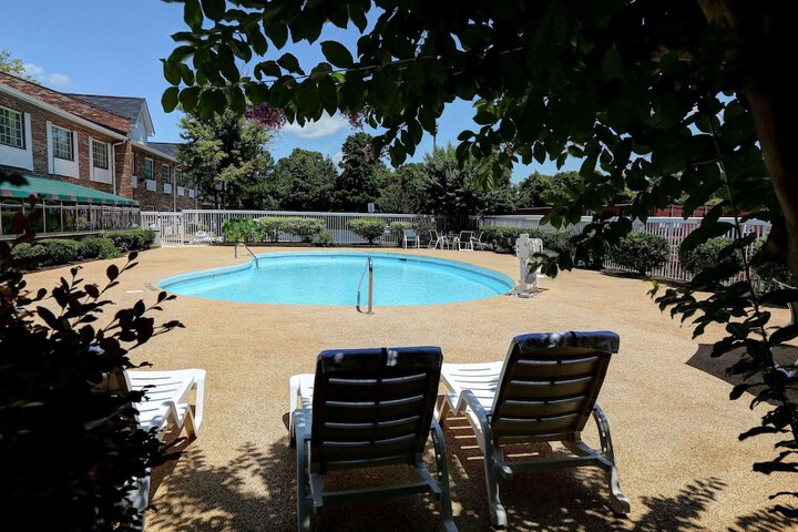Pool 12 of 37
