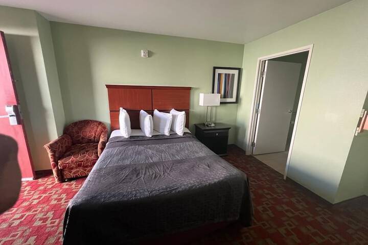 Room 19 of 35