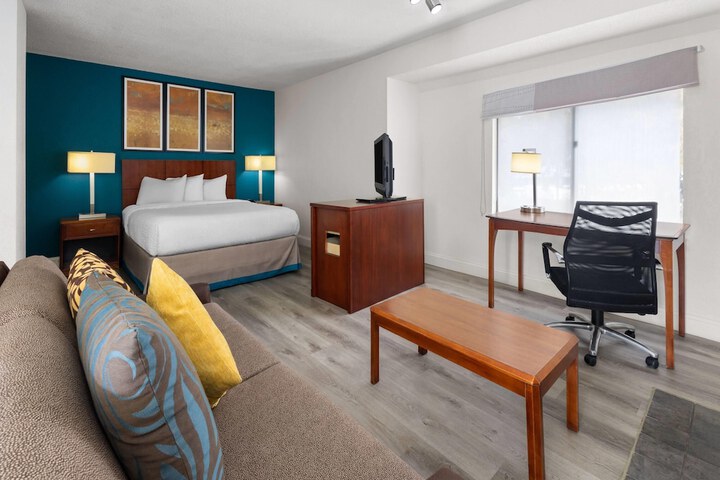 Tysons Corner Suites a Baymont by Wyndham