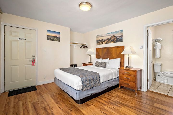Room 10 of 13