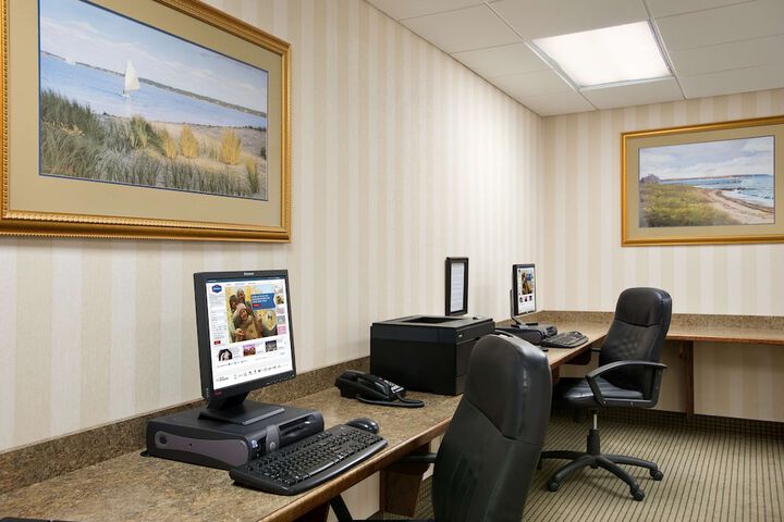 Hampton Inn & Suites Outer Banks / Corolla
