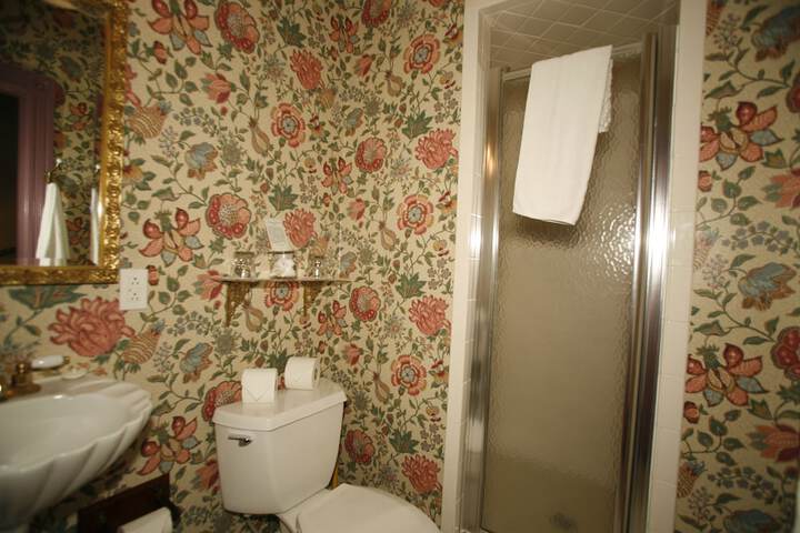 Room 23 of 37