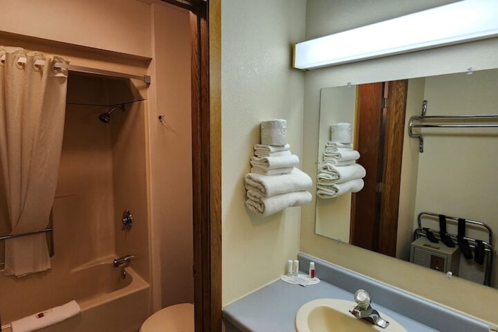 Room 9 of 25