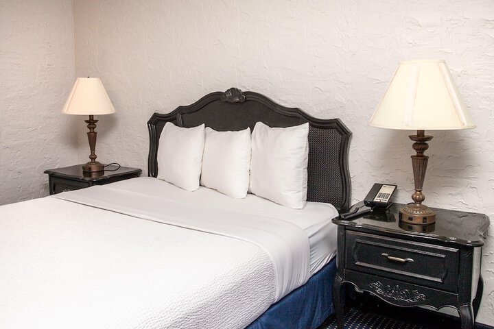Chateau Hotel and Conference Center