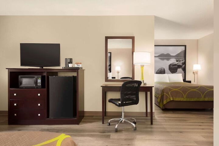 Room 31 of 40