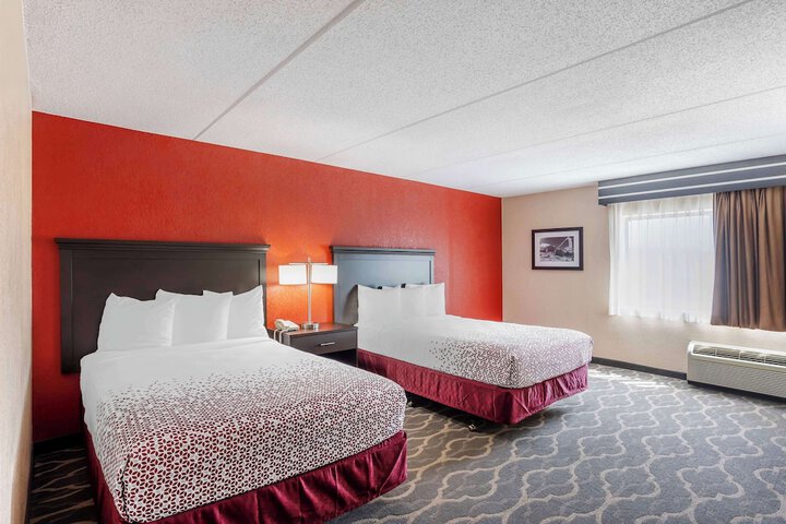 Room 25 of 61
