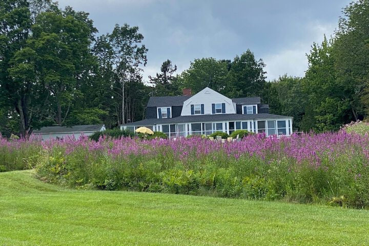 High Tide Inn