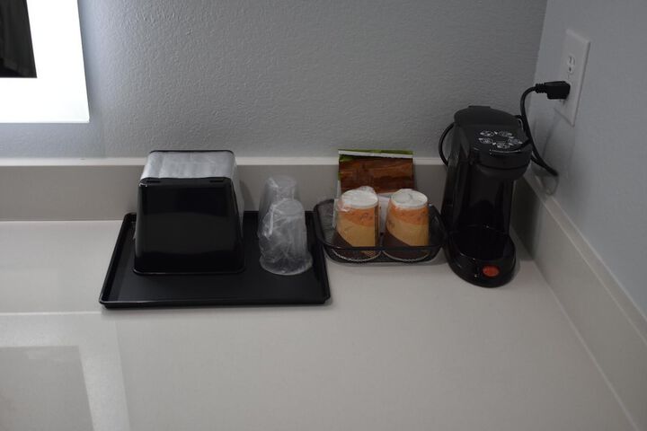 Breakfast/Coffee Service 25 of 28