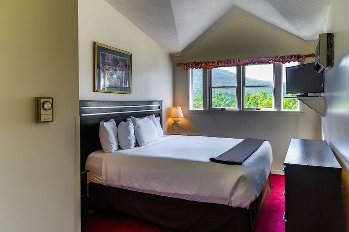 Room 46 of 85