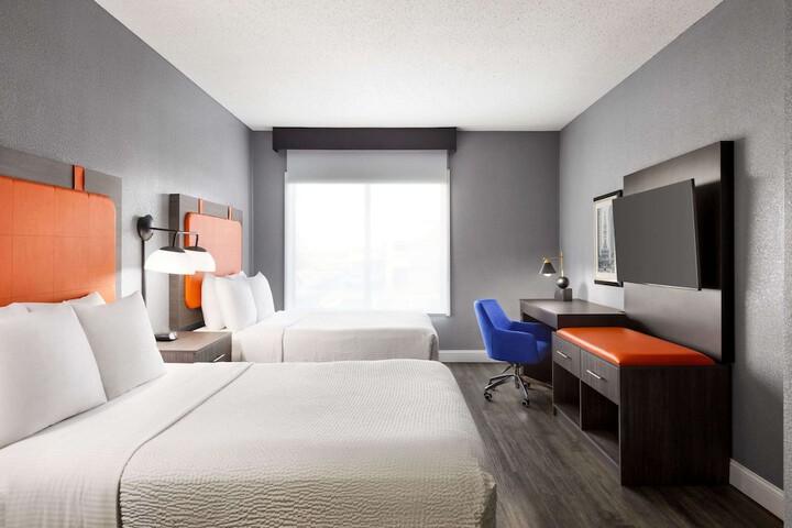 Room 16 of 36